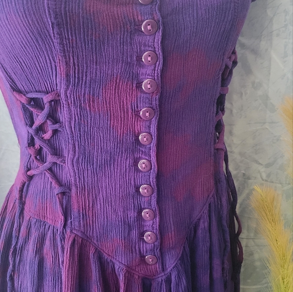 Lady's dress - Picture 5 of 5